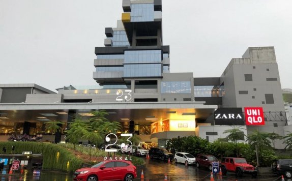 Yello Paskal Bandung - Weekdays - Yello Weekday